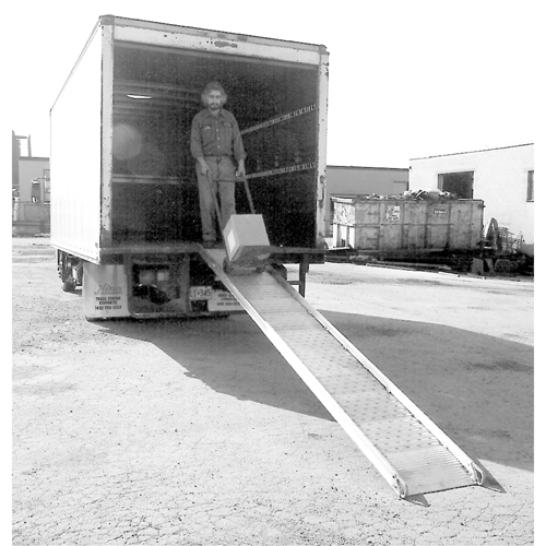 Passerelles en aluminium a/dessus perfor&eacute; &agrave; rainures, Capacit&eacute; de 1300 lb, 32" la x 14' lo Sidevic Inc.