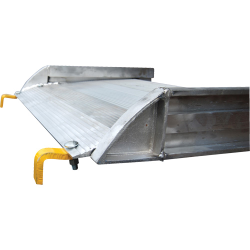 Rampe de promenade en aluminium, Capacit&eacute; de 1000 lb, 38" la x 193-1/8" lo Sidevic Inc.