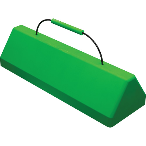 Cale de roue pour avion Checkers Safety SafeRay avec poign&eacute;e &agrave; c&acirc;ble, Ur&eacute;thane, Vert fluorescent, 24" la x 8" p x 6" h Sidevic Inc.