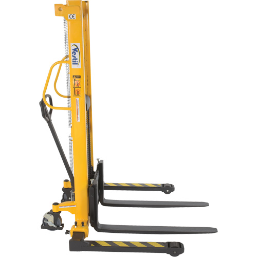 Gerbeur hydraulique manuel, Fonctionnement Pompe manuelle, Capacit&eacute; 2000 lb, Lev&eacute;e max 63" Sidevic Inc.