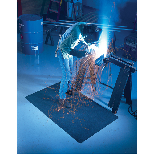 Weldsafe Ultrasoft Mat No. 447, Rubber, 10' L, 3' W x 7/8" Thick, Black Sidevic Inc.