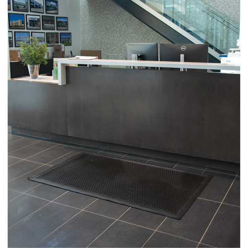 Tapis &agrave; profil bas, Caoutchouc, Grattoir Type, Motif Plein, 3' x 5', Noir Sidevic Inc.