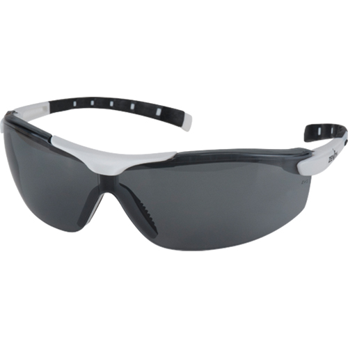 Lunettes de s&eacute;curit&eacute; s&eacute;rie Z1500, Lentille Grise/fum&eacute;e, Anti-&eacute;gratignures, R&eacute;pond ou surpasse la norme CSA Z94.3 Sidevic Inc.