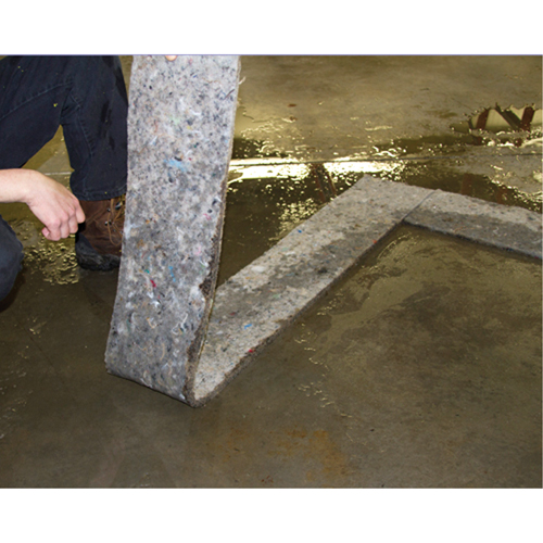 Spilltration Husky Strips, Oil Only, 64" x 8", 4 gal. Absorbancy Sidevic Inc.