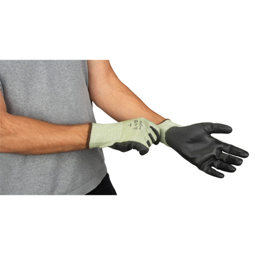 Gants &eacute;lastiques &eacute;cologiques sans coutures r&eacute;sistants &agrave; la coupe, Taille 10, Calibre 13, Rev&ecirc;tement Polyur&eacute;thane, Enveloppe en PEHP/rPET, ASTM ANSI niveau A4 Sidevic Inc.