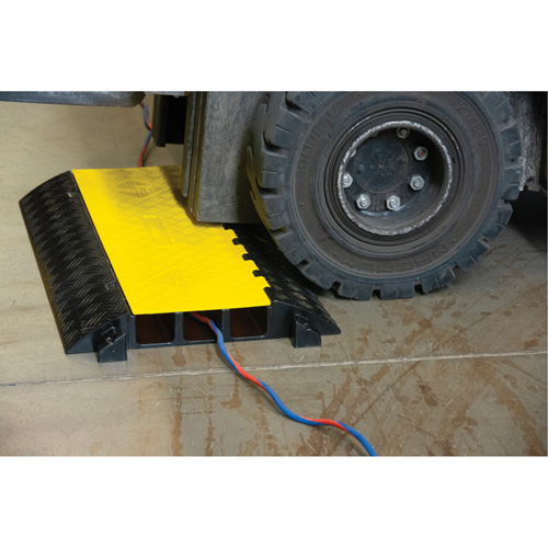 Polyurethane Cable Protector, 3 Channels, 35.43" L x 19.69" W x 3" H Sidevic Inc.