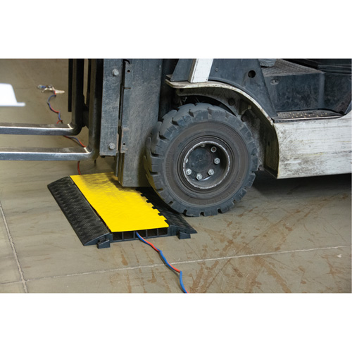 Polyurethane Cable Protector, 5 Channels, 35.43" L x 19.69" W x 2" H Sidevic Inc.