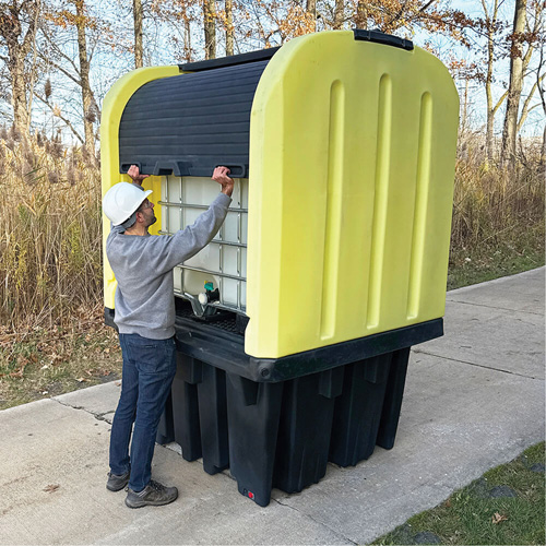 Palette anti-d&eacute;versement jaune &agrave; couvercle rigide roulant, 65" lo x 65" la x 101" h, Capacit&eacute; de charge 5000 lb Sidevic Inc.