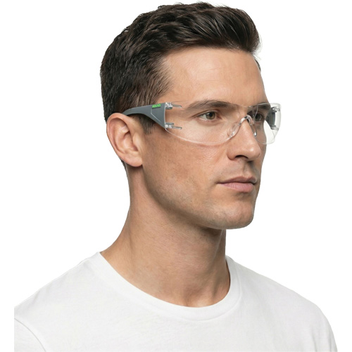 Lunettes de s&eacute;curit&eacute; gris/vert Adapt Lite, Lentille Transparent, Antibu&eacute;e/Anti-&eacute;gratignures, ANSI Z87+/R&eacute;pond ou surpasse la norme CSA Z94.3 Sidevic Inc.