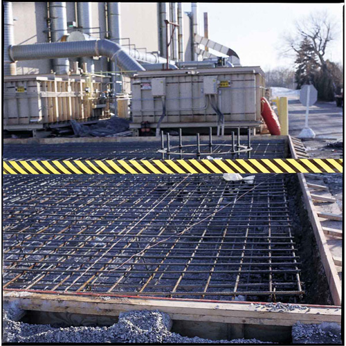 Ruban pour barricade, Anglais, 3" la x 200' lo, 3 mils, Noir sur jaune Sidevic Inc.
