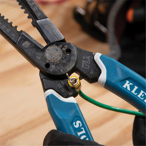 Klein-Kurve&reg; Heavy-Duty Wire Stripper, Cutter & Crimper Multi-Tool, 8-1/4" L, 8 - 20 AWG Sidevic Inc.