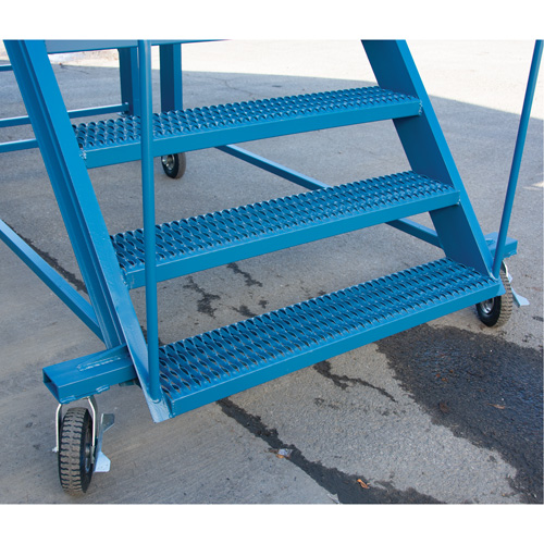 Snow Ladder, Steel, 10 Steps, 99" H, 85-1/2" D, 48" Step, Serrated Sidevic Inc.
