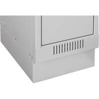Base en retrait pour casiers &eacute;conomiques Clean Line, 1 Blocs, 4" lo x 12" la x 18" p, Gris, Acier Sidevic Inc.
