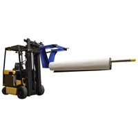 Fl&egrave;che de chariot &eacute;l&eacute;vateur pour tapis, 108-1/2" longueur, Install&eacute; sur fourche, Capacit&eacute; de 2500 lb Sidevic Inc.