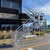 Escalier Smartstairs t&eacute;lescopique &agrave; 3-5 marches en aluminium Sidevic Inc.