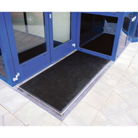 Tapis Gritstop Fingermat, Caoutchouc, Grattoir Type, Motif Textur&eacute;, 2' x 2-2/3', Noir Sidevic Inc.