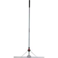 R&acirc;teau &agrave; niveler pour am&eacute;nagement paysager avec t&ecirc;te pliante, Manche Fibre de verre, 36" la, Lame Aluminium Sidevic Inc.