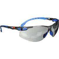 Lunettes de s&eacute;curit&eacute; Solus avec lentilles Scotchgard, Lentille Grise/fum&eacute;e, Antibu&eacute;e, R&eacute;pond ou surpasse la norme CSA Z94.3 Sidevic Inc.