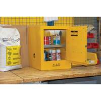 Armoire pour produits inflammables, 4 gal., 1 Porte(s), 17" La x 22" h x 18" p Sidevic Inc.