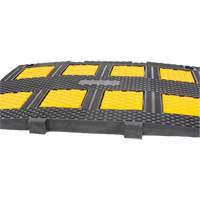 Dos d'&acirc;ne central, Caoutchouc, 3' lo x 20" la x 2" h Sidevic Inc.