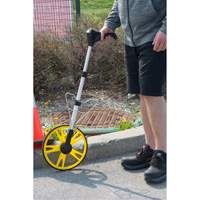 Roue d'arpentage num&eacute;rique, 12,5"/31,8 cm, Gamme de 99999,9 m, Pieds/m&egrave;tres Sidevic Inc.
