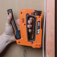 Agrafeuse pour c&acirc;blage libre, Agrafes 5/16"/1/4"/11/32" Sidevic Inc.