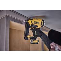 Cloueuse de finition sans fil cal 18 XR, 20 V, Lithium-ion Sidevic Inc.