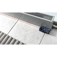 T&eacute;l&eacute;m&egrave;tre laser rouge BLAZE, 0.0' - 165' (0.0 m - 50,2 m) Gamme de mesure, Num&eacute;rique (&eacute;lectronique) Sidevic Inc.